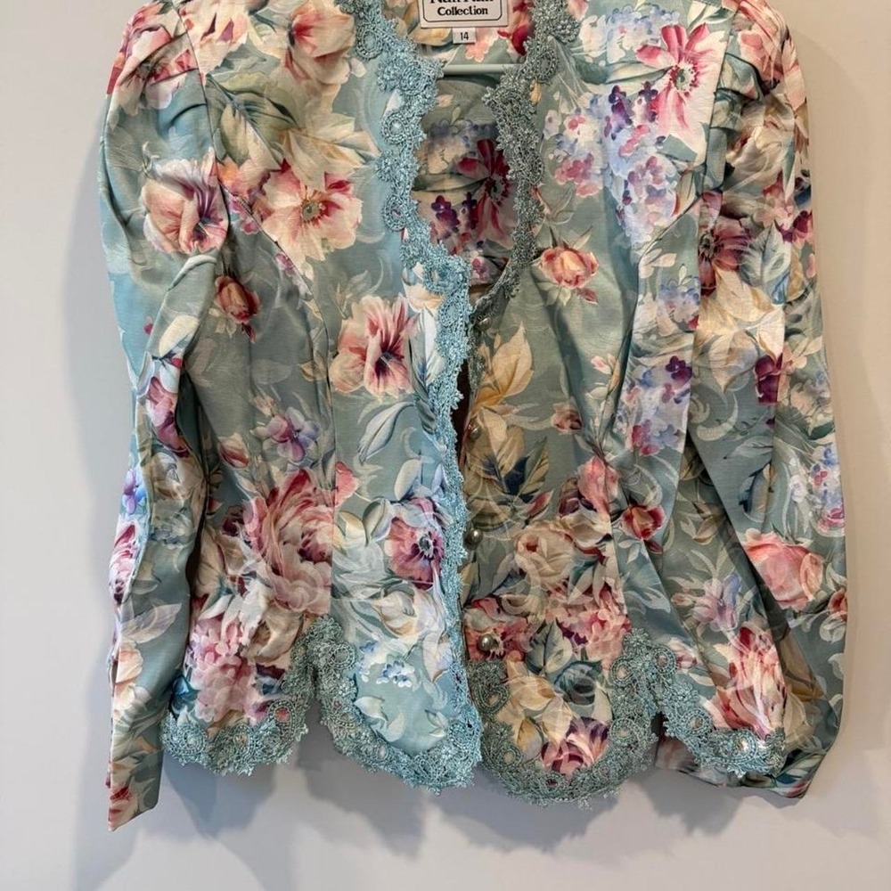 Nah Nah Collection blue floral button up blouse with lace trim and beadingSize14